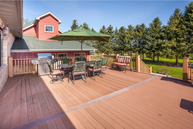 Amazing Large Back Yard Deck